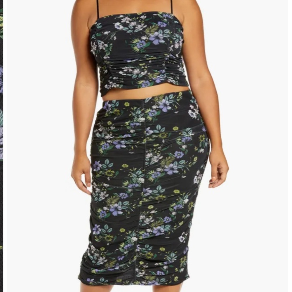 ARFM Floral Ruched Skirt Size : 3X 🆕
